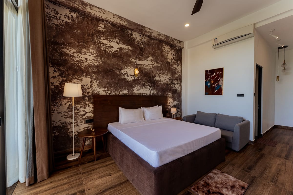 River View Room 2, accent wall and seating area