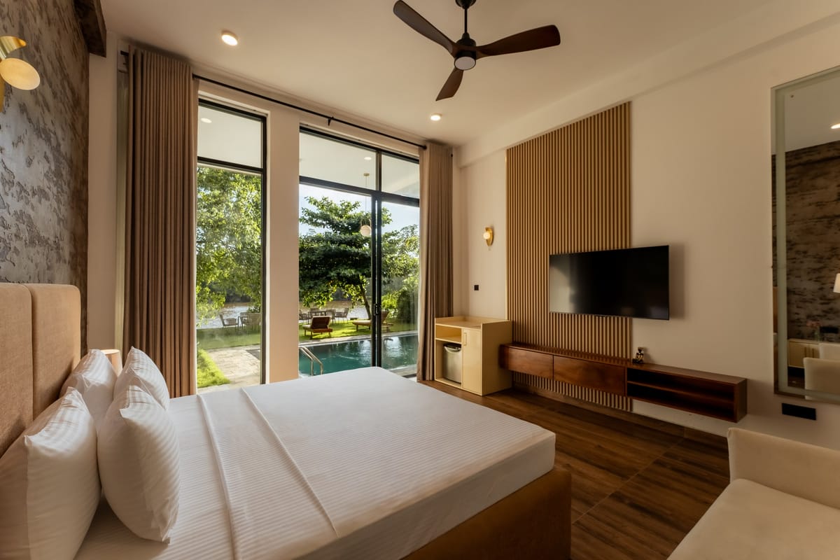 Pool View Room 2, view over the garden and pool